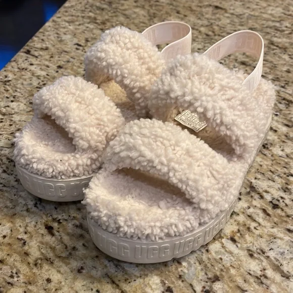 UGG Sherpa Slippers - Picture 2 of 3